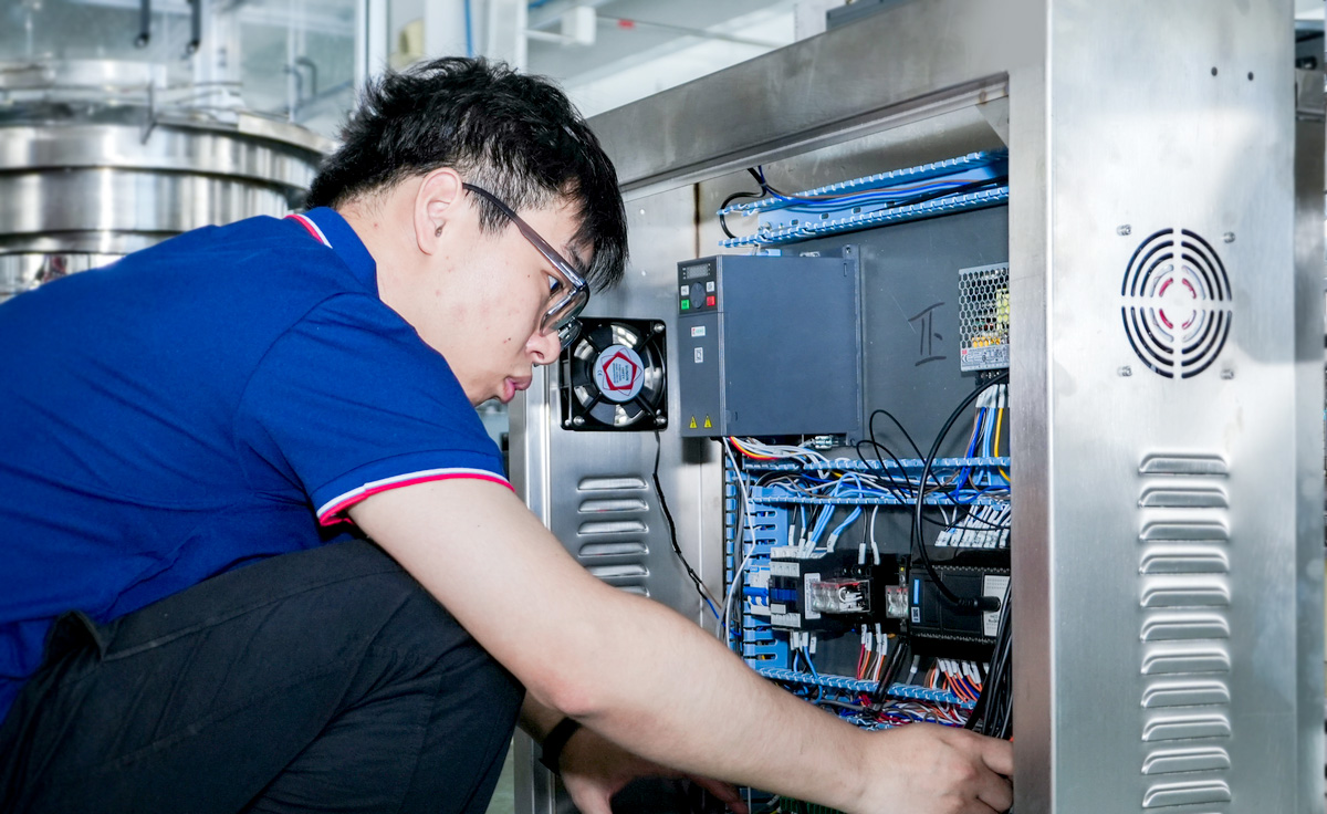 Factory acceptance test and CE safety review of a cap assembly machine